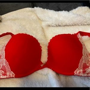 Victoria Secrets
Push-Up